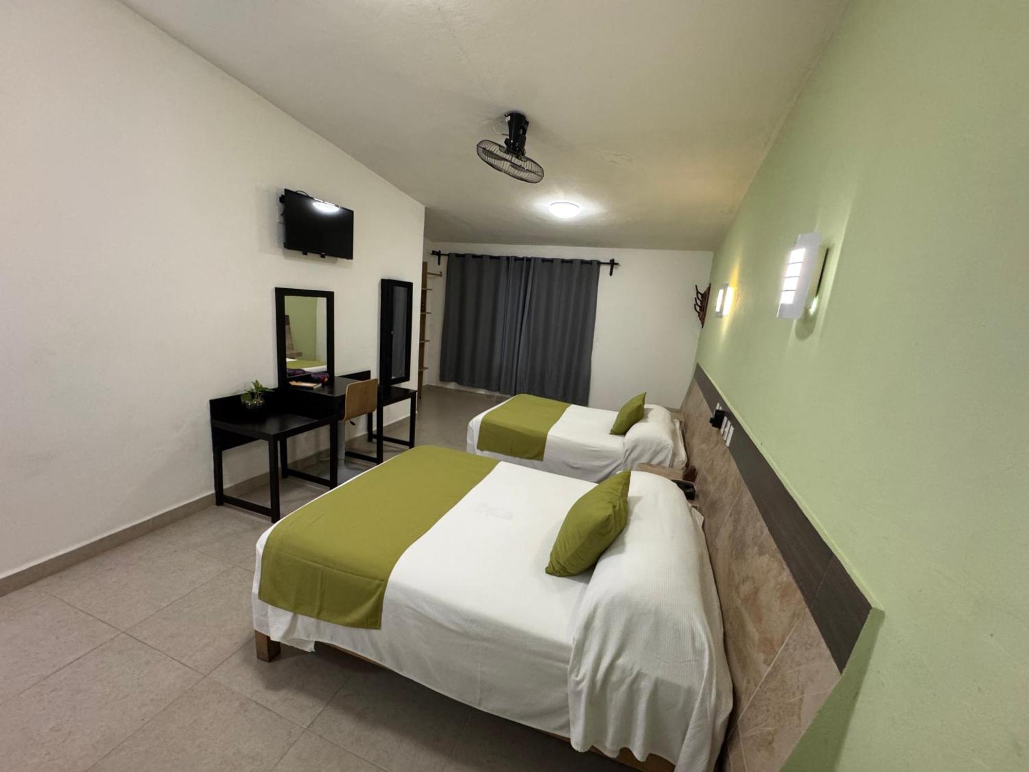 Hotel D Marco Exxpres Palenque Exterior photo