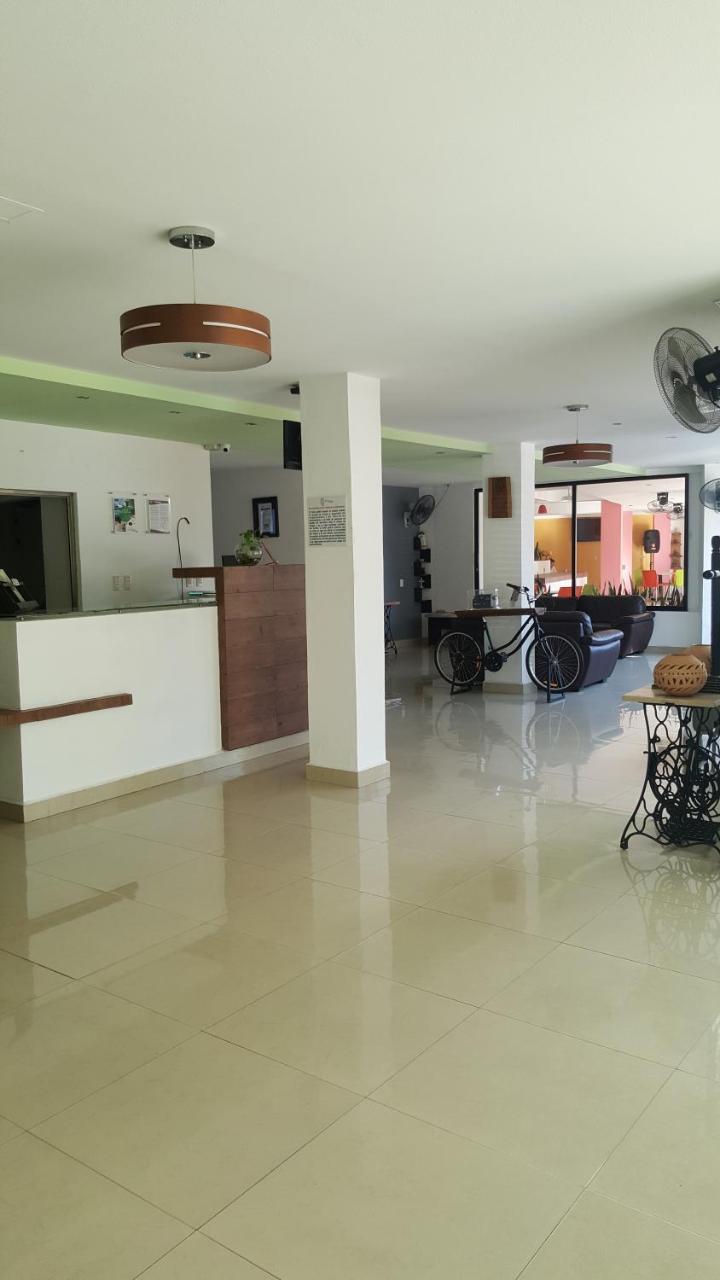 Hotel D Marco Exxpres Palenque Exterior photo